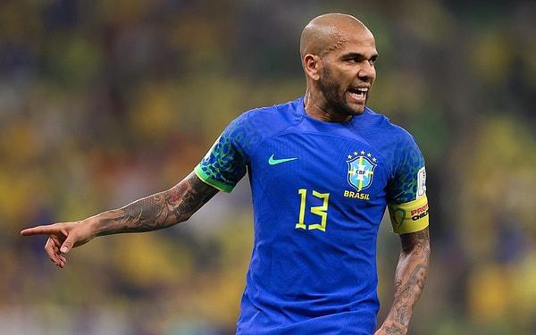 Brezilya'nın Dünya Kupası kadrosunda yer aldıktan sonra İspanya'ya yeni dönen 39 yaşındaki futbolcunun suçlamaları reddettiği bildirildi.