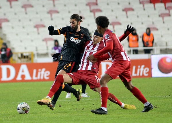 Sivasspor, Galatasaray maçının tekrarlanması için TFF'ye başvuruda bulunduğunu açıkladı.