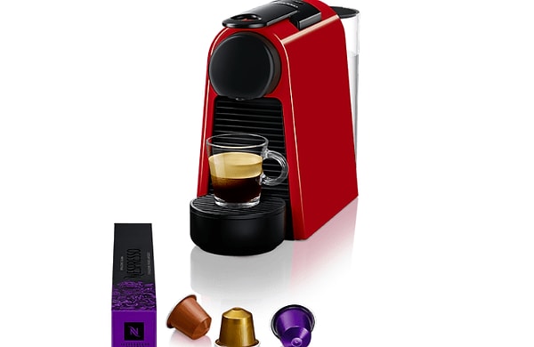 6. Farklı kapsül seçenekleriyle her sabah eşsiz kahve deneyimi yaşamak isteyenlere: Nespresso Essenza Mini D Kapsüllü Kahve Makinesi.