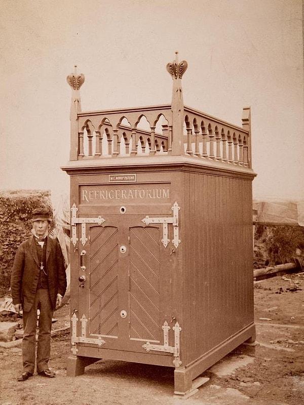 15. 1910 yılından bir buzdolabı 👇