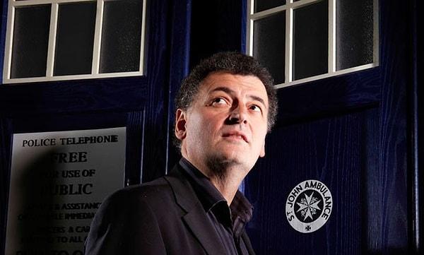 Sherlock'un senaristi Steven Moffat konuk olduğu BBC Today programında 5. sezonu çekmek istediğini söyledi.