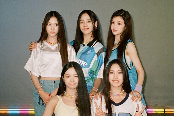 Похоже, что у Blackpink появилась не слабая конкуренция - новая женская группа NewJeans!