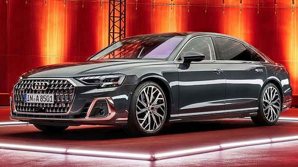 AK Partili Başkan 2022 model Audi A8 Long marka araçın alımıyla alakalı, "Arkadaşlar şirketlerimizin bu vergilerini, KDV ödemelerini biz para olarak ödeyeceğimize belediyenin ihtiyaç duyduğu araçlardan aldık" açıklaması yaptı.