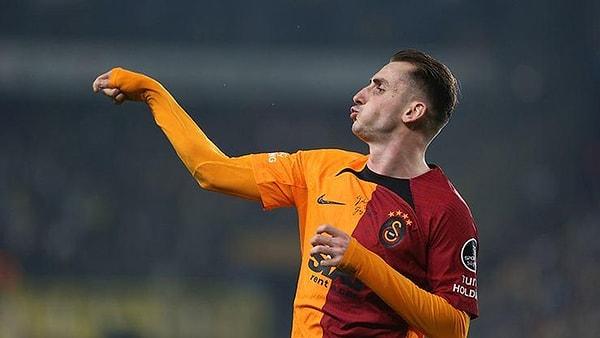 Galatasaray'ın 24 yaşındaki yıldızı Kerem Aktürkoğlu Fenerbahçe maçında takımının 2. golünü atarak taraftarlarını sevince boğdu.