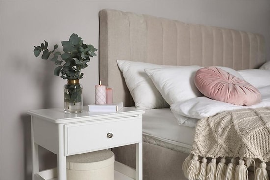 12 Bedside Table Suggestions If You Want to Redecorate Your Bedroom