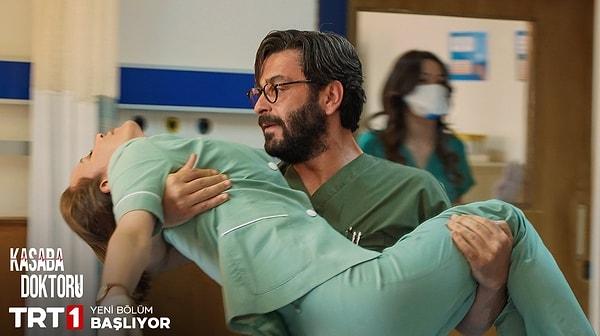 Çekimleri İstanbul'da gerçekleştiren Kasaba Doktoru, Doktor Ömer'in bir kasaba hastanesine sürülmesi hikayesi ile yayın hayatına başlamıştı. Dizi boyunca hem Ömer'in hem de diğer doktorların başarılı operasyonları ve zaman zaman da yaşanan olaylara yer verilmişti.