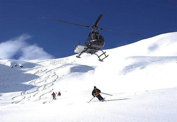 14. Ayder Yaylası'nda helikopterle kayak yapın.