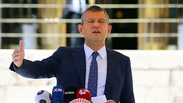 CHP'li Özel dün Meclis’te yaptığı konuşmada İçişleri Bakanı Süleyman Soylu hakkında ‘büyük bir dosya’ açıklayacağını duyurmuştu.