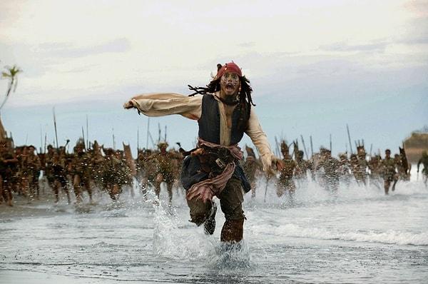 15. Pirates of the Caribbean (2003) - Kaptan Jack Sparrow