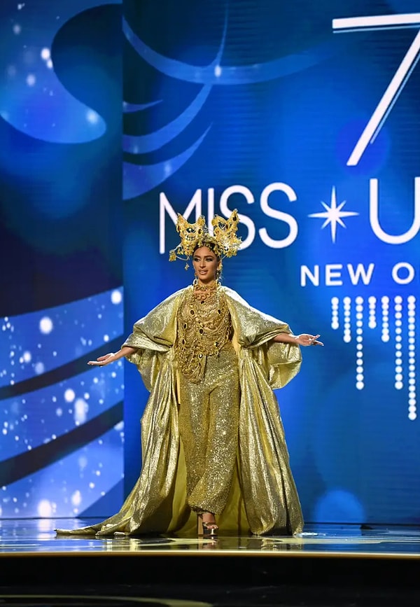 Мисс Бахрейн Эвлин Абдулла-Халифа была вся в золоте