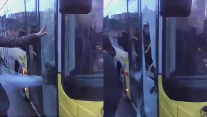 İETT Şoförü ile Tartıştı: Otobüsün Camını Tekme Atarak Kırdı