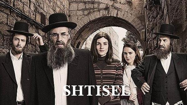 Netflix'in dikkat çeken İsrail dizisi Shtizel'den uyarlanan Ömer'de yıllar sonra terk ettiği mahallesine geri dönen Gamze ve mahalledeki camii hocasının oğlu Ömer’in tüm engellere rağmen tutunacakları aşklarını izliyoruz.