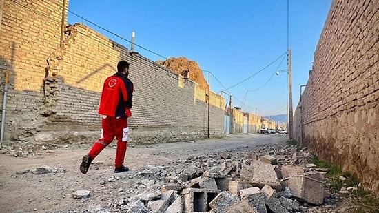 İran'da 5.4 Büyüklüğünde Deprem: 133 Kişi Yaralandı