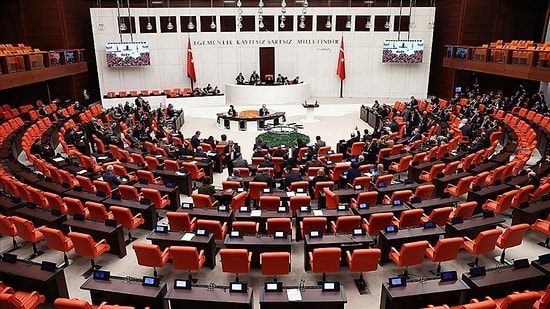 AK Parti'den Yükseköğretim Kanunu'na İlişkin 11 Maddelik Teklif