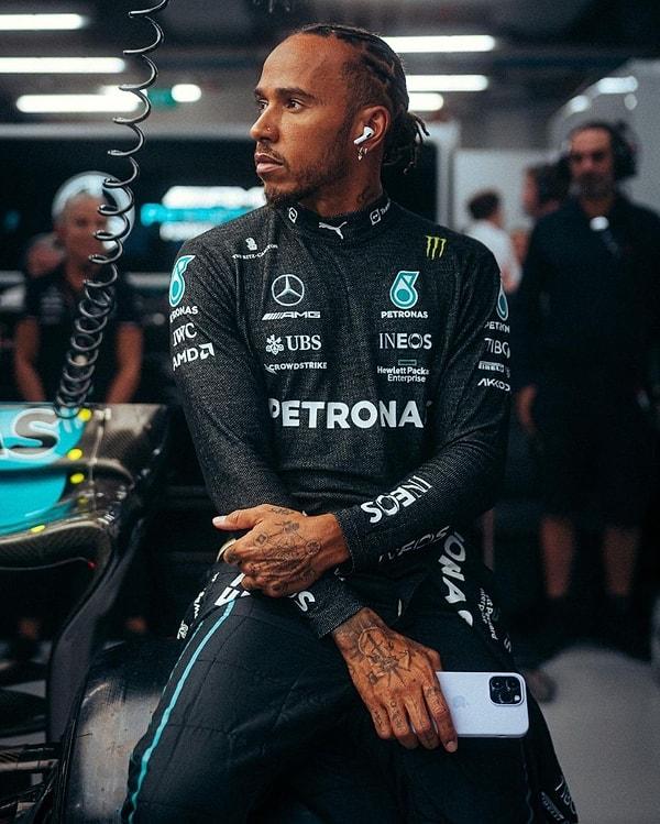 Alman üretici ile yeni kontratı için görüşmelere başlayan Hamilton, takımıyla devam etmek istiyor...