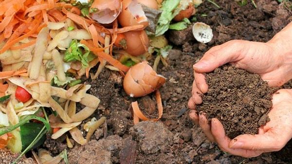 8. Organik atıkların birden fazla uygulanabilir yöntemle gübreye dönüşümüne kompost deniyor.