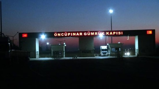 Suriye'den Ateşlenen 8 Roket Mermisi Kilis'e Düştü