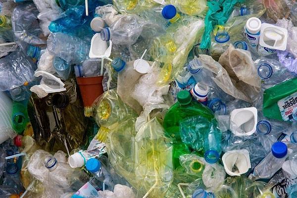 Daha da kötüsü 2060 yılına kadar dünya çapında plastik atığın neredeyse üç katına çıkacağı tahmin ediliyor.