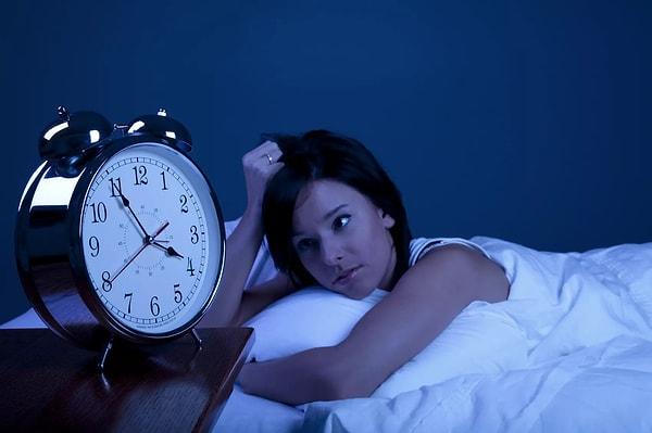 Hiç uyumamış gibi yorgun hissederek uyanıyorsanız dyssomnia belirtileri taşıyor olabilirsiniz.