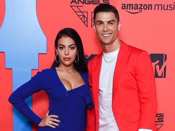 Cristiano Ronaldo ve sevgilisi Georgina Rodriguez geçtiğimiz aylarda Portekiz'deki en lüks evi satın almıştı.