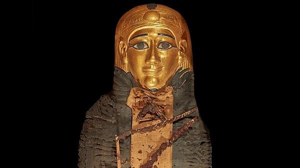 Araştırmacılar, "Golden Boy" adında, 2300 yıllık bir mumyayı dijital olarak açtı.