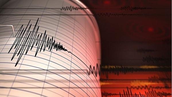 AFAD ve Kandilli Rasathanesi, Türkiye'de ve komşu ülkelerde meydana gelen son dakika depremlerine dair verilerini kamuoyuna duyuruyor.