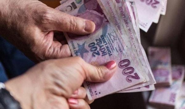 Çalışma ve Sosyal güvenlik Bakanı Vedat Bilgin de katıldığı bir canlı yayınında EYT düzenlemesinin Mart ayı başında ilk maaşların alınabileceği şekilde Meclis’ten çıkacağını düşündüğünü söyledi.