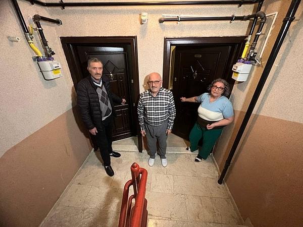 Fransa'da yaşayan ve akraba olan çiftler, yaz aylarını geçirmek üzere Antalya'nın Konyaaltı ilçesi Çamlık Caddesi'ndeki apartmanda yan yana birer daire alıp, döşedi.
