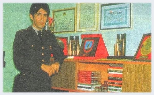 Topçu Batarya Takım Komutanı Asteğmen olarak Balıkesir'in Edremit ilçesinde askerlik yaptı.