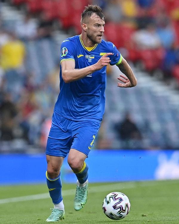 7. Başakşehir, Al Ain forması giyen Andriy Yarmolenko'nun şartları hakkında bilgi aldı.