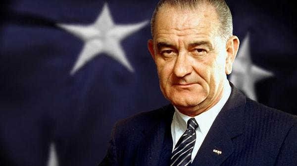 8. Amerika Birleşik Devletleri'nin 36. başkanı Lyndon B. Johnson, tuvaleti kullanırken röportaj vermeye devam ediyordu.