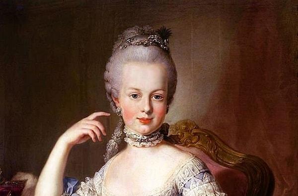 13. Marie Antoinette "Ekmek yoksa pasta yesinler" diye bir cümle kurmadı. Bu alıntı aslen ilk olarak Jean-Jacques Rousseau'nun otobiyografisinde kullanıldı.