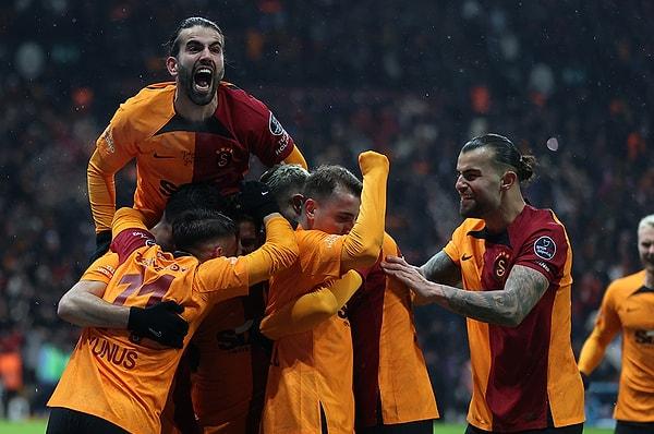 Galatasaray, en yakın takipçisi Fenerbahçe ile arasındaki puan farkını maç fazlasıyla 9'a çıkardı.