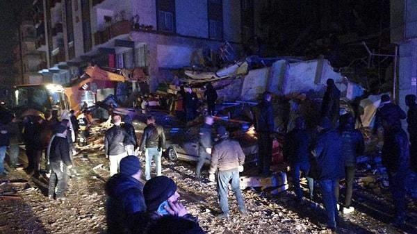İçişleri Bakanı Süleyman Soylu'nun "dördüncü seviye alarm verildiğini" açıkladığı deprem, çevre illerde de büyük yıkımlara sebep oldu.