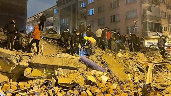 Fuat Oktay’ın açıklamasına göre; depremim merkez üssü Kahramanmaraş’ta 70 kişi hayatını kaybetti, 200 kişi yaralandı.