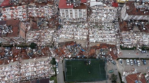 AFAD tarafından açıklanan verilere göre Kahramanmaraş'ta peş peşe yaşanan 7.7 ve 7.6 büyüklüğündeki iki depremin ardından 44 bin 218 kişi hayatını kaybetti.