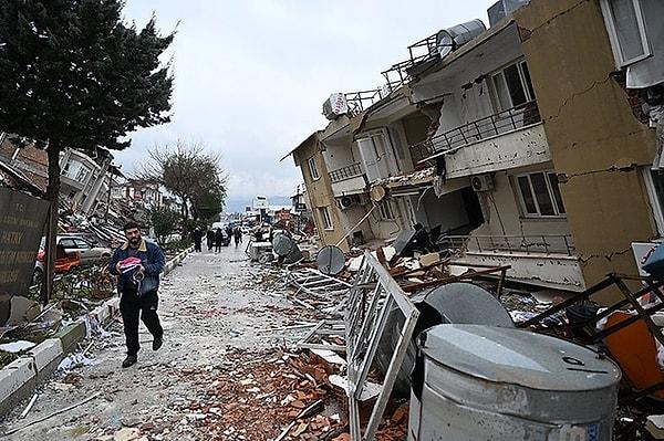 Kahramanmaraş'ta meydana gelen ve 10 ilimizi etkileyen depremin ardından arama kurtarma çalışmaları devam ediyor.