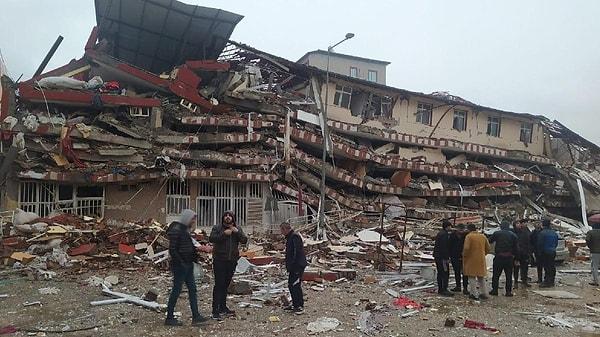 6 Şubat Pazartesi saat 04.17'de Kahramanmaraş'ın Pazarcık ilçesinde deprem meydana geldi. Büyüklüğü 7.4 olarak açıklanan deprem, daha sonrasında 7.7 olarak revize edilidi.