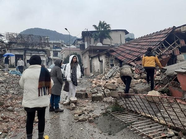 Binlerce vatandaşın etkilendiği deprem sonrasında 4.seviye uluslararası alarm verilerek ülke genelinde seferberlik ilan edildi.