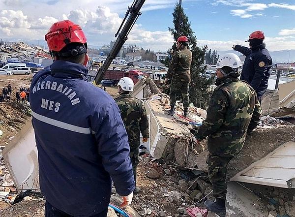 AFAD şu anda yabancı arama kurtarma ekiplerinden 5 bin 309 personelin bölgelere sevk edildiğini belirtirken, Güney Kıbrıs Rum Kesimi Ankara'ya ilettiği yardım teklifinin reddedildiğini açıkladı.