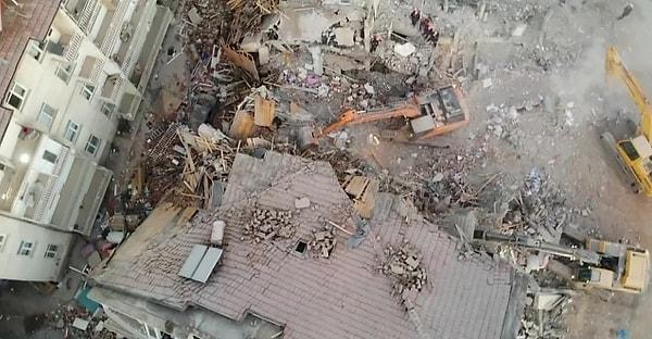 Japon Profesör Shinji Toda ise bir gazetede "Beklenmedik büyük bir depremdi ve merkez üssünün yüzeye yakınlığının büyük hasara neden olduğunu" dile getirdi.