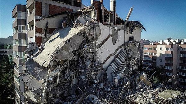 DSÖ Afet Müdahale Başkanı Robert Holden, Türkiye ve Suriye’de toplam 20 binden fazla insanın hayatını kaybettiği deprem felaketlerine ilişkin önemli açıklamalarda bulundu.
