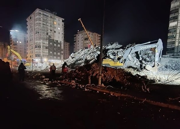 Kahramanmaraş depreminde, yeni yapılan 3-4 yıllık evlerin bile yıkılması, yapılan inşaatları sağlamlığını sorgulattı.