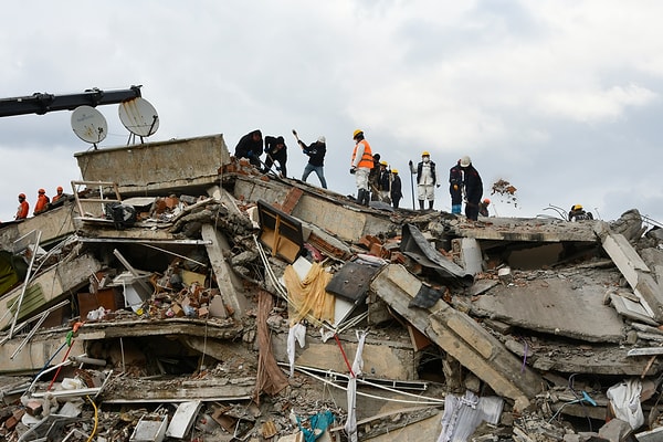 Şanlıurfa’da, depremde 33 kişinin hayatını kaybettiği Osman Ağan Apartmanı'na ilişkin Cumhuriyet Başsavcılığı'nca soruşturma başlatıldı.