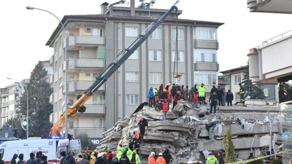 Gaziantep Cumhuriyet Başsavcılığı'nca başlatılan soruşturma kapsamında, Şehitkamil ilçesinde yıkılan, ilk belirlemelere göre 9 yurttaşın hayatını kaybettiği Bahar Apartmanı'nın enkazında teknik inceleme yapıldı.