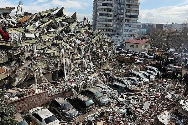 Merkez üssü Kahramanmaraş olan iki büyük deprem, 10 ilimizde büyük yıkımlara sebep oldu. 20 binden fazla vatandaşımızın hayatını kaybetti, binlerce bina yıkıldı.