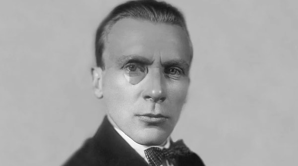 50. Что это за известная личность?