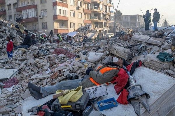 Tüm Türkiye'de yıkıma sebep olan Kahramanmaraş depreminin ilk haftası geride kaldı. Akıl almaz büyüklükteki afetin ardından devam eden artçı depremler ise 10 ilde sarsıntılara devam ediyor.