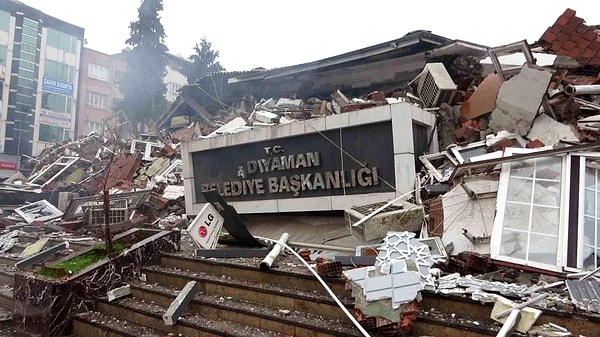 "İzmir, Eskişehir, İstanbul ve Antalya buna başladı."