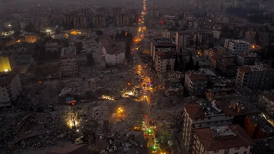 Роскосмос опубликовал новые снимки со спутника, показывающие, как выглядит город Антакья после землятресения из космоса